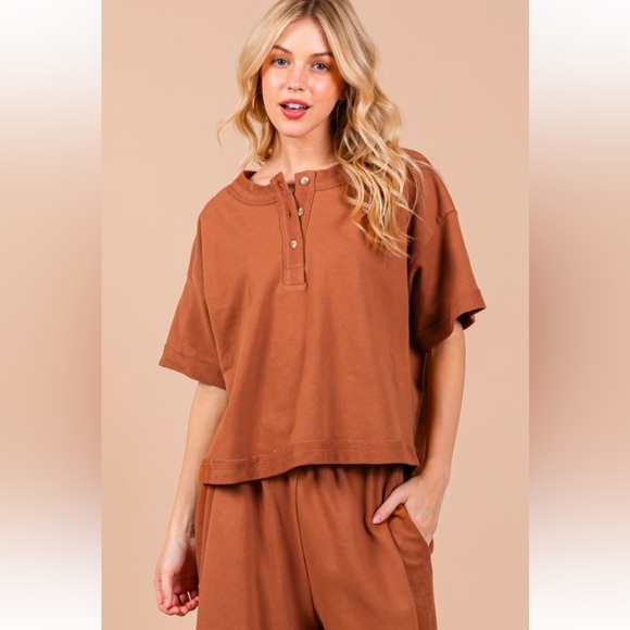 Fabulous Knit Raw Edge Top and Pants Set - Picture 4 of 7